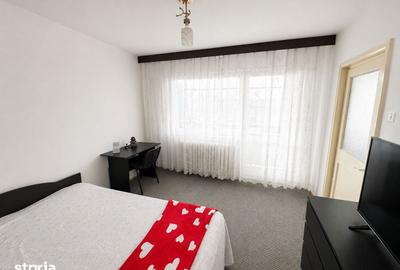 Apartament cu 3 camere semidecomandat, mobilat în Podu Roș - 1