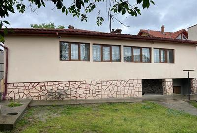 Duplex cu 3 camere cu Canalizare în Central - 1