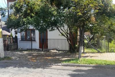 Casă cu 6 camere cu Teren 247 Mp în Central - 1