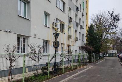 Apartament cu 3 camere semidecomandat în Zețarilor