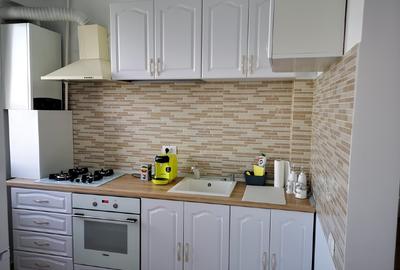 In hiriez apartament cu 2 camere si 2 bai - 4