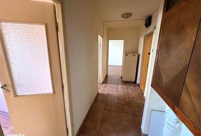 Apartament cu 3 camere decomandat în Carpați 1 - 3