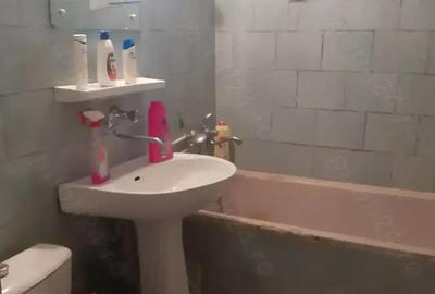 Apartament cu 3 camere decomandat în Barieră