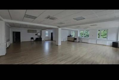 Spațiu comercial, de 140 mp, în Central - 6