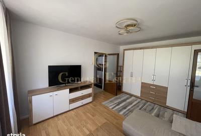 Apartament cu 3 camere semidecomandat în Centrul Istoric