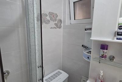 Apartament cu 3 camere semidecomandat în Micro 17 - 1