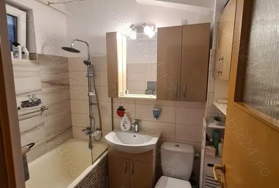 Vind apartament 2 camere, ultracentral, etajul 1, mobilat Vind apartament 2 camere, ultracentral, etajul 1, mobilat - 7