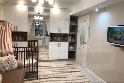 Garsonieră decomandată în P-ța Universității