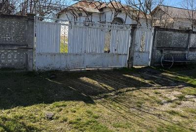 Casă cu 3 camere în Drăgotești - 2