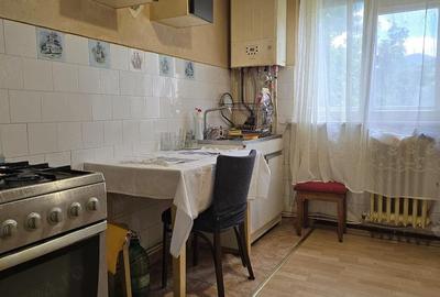 Apartament cu 3 camere decomandat în Progresul - 10