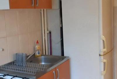 Apartament cu 2 camere nedecomandat în 7 Noiembrie - 8