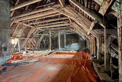 Pod spai?os, transformabil in apartamente, 285 mp, Pia?a Sfatului - 1