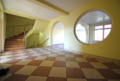 Casa cu o arhitectura deosebita si teren generos in zona Mehala - 2