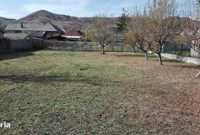 Teren de 911 mp, în Central - 4