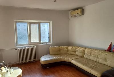 Apartament cu 3 camere decomandat în Sebastian