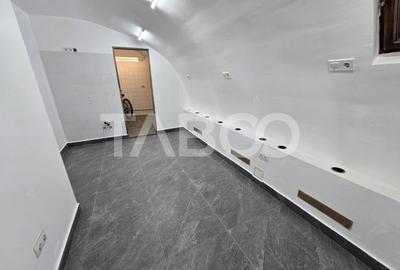 Spatiu comercial de vanzare 55 mp curte parcare zona Central din Sibiu - 2