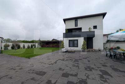 Casă cu 5 camere cu Teren 797 Mp în Sud - 2