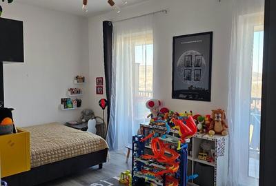 Apartament cu 3 camere decomandat, mobilat în Florești - 2