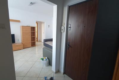 Apartament cu 2 camere semidecomandat, mobilat în 1 Mai - 5