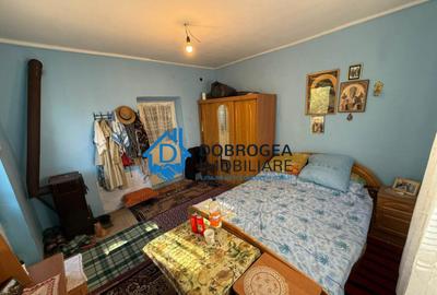 Caslita - teren 513 mp, pomi fructiferi, casa 2 camere - 6