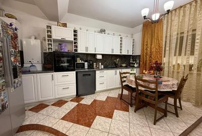 Vila Individuala 6 Camere Metrou la 5 minute Distanta - 1