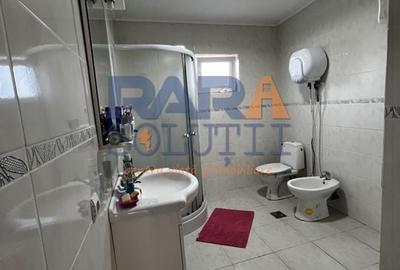 Casă 2015 - 4 dormitoare, 2 băi, 2 bucătării - 12