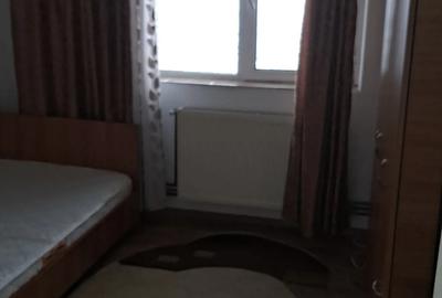 Inchiriez apartament - 2