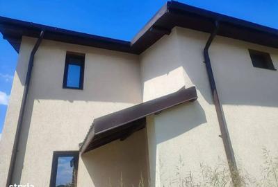 Casă cu 3 camere cu Teren 300 Mp în Central - 2