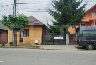 Casa de vanzare in centru, 16,5 ari teren, Nasaud