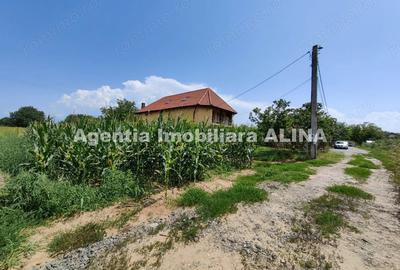 Teren de 1690 mp, în Sântuhalm