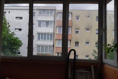 APARTAMENT DECOMANDAT 3 CAMERE - 14