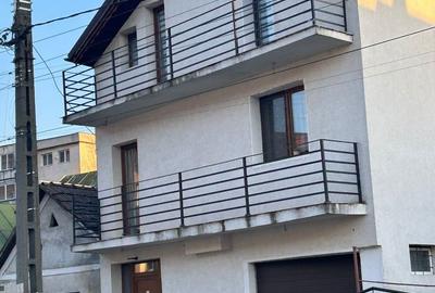 Casă cu 4 camere în Central