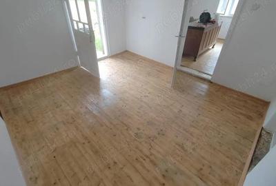 Casă cu 4 camere în Tauț - 3