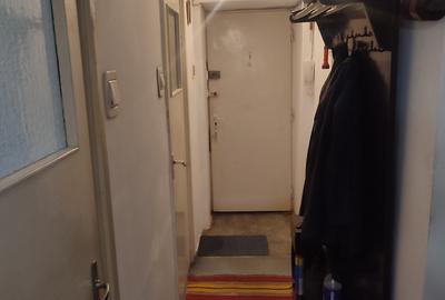 Garsonieră decomandată în 1 Mai - 9