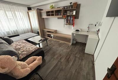 Apartament cu 2 camere decomandat în Exterior Vest