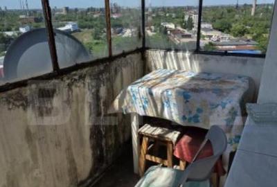 Apartament de vanzare, cu 4 camere, 4 balcoane, 75 mp, zona - 17