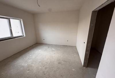 Duplex cu 4 camere cu Canalizare în Moșnița Nouă - 2