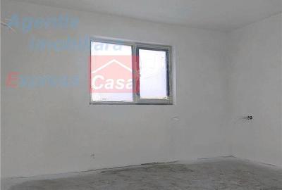Casă cu 5 camere cu Canalizare în Dumești - 10