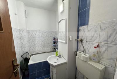 Apartament cu 3 camere, 45 mp, zona 23 August - 4