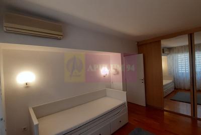 Apartament cu 3 camere semidecomandat, mobilat în P-ța Romană - 14