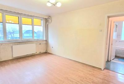 Apartament spatios cu balcon -  Gara etaj 3 - 3