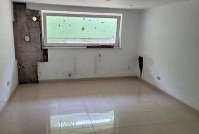 Casă cu 6 camere cu Teren 511 Mp în Central