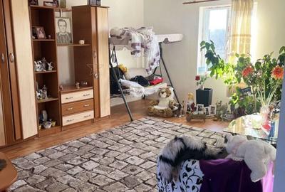 Casă cu 3 camere cu Teren 2300 Mp în Budeasa