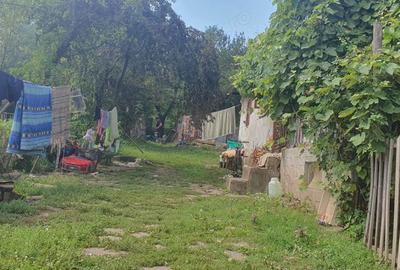 Teren de 4000 mp, în Izvoarele - 4
