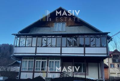 Casă spațioasă de vânzare în Azuga – 9 camere, 6 băi, vedere la Munții Bucegi