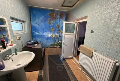 Casă cu 5 camere cu Teren 178 Mp în Central - 9