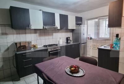 Casă cu 5 camere cu Teren 237 Mp în Central
