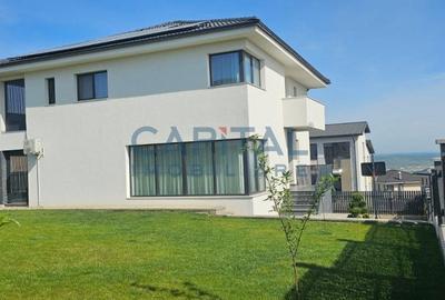 Casa ultrafinisata, garaj, panouri fotovoltaice - 2