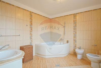 Casă cu 5 camere cu Teren 530 Mp în Central - 25