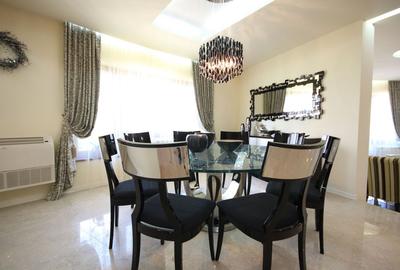 O casa deosebita cu Piscina - 16